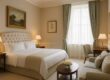 The Lanesborough luxury suite with calm and elegant decor