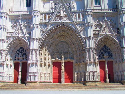 The Cathedrale Saint Pierre Geneva Tourist Spots | Top 5 Things To Do In Geneva, Switzerland